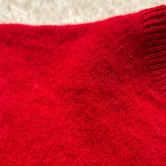 RL Polo Vibrant 100% Lambs Wool Classic Red V-Neck Sweater with Navy Polo horse - Picture 8 of 9